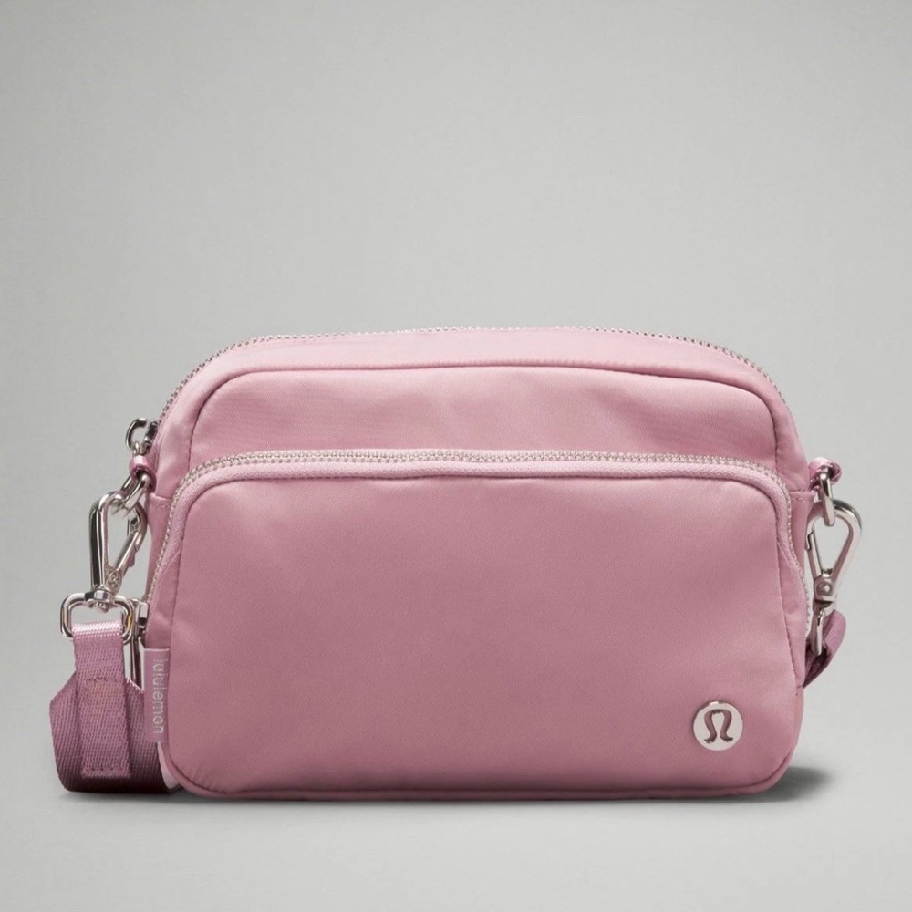 Lululemon Everywhere Crossbody Bag 2L Metal Hardware Rose Blush no tags